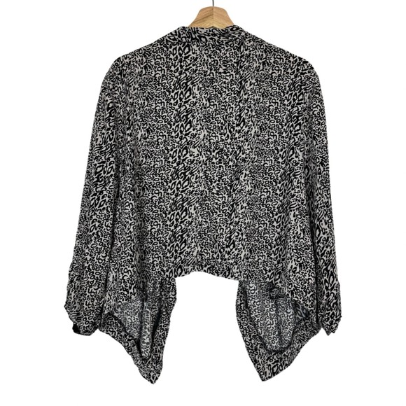 Torrid Leopard Print Drapey Open Front Cardigan Top Size 3 - Picture 6 of 7